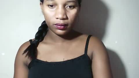 Snapshot of lovelylarra chatting on May 8, 2026, 6:52 am lovelylarra online show from May 8, 2026, 6:52 am