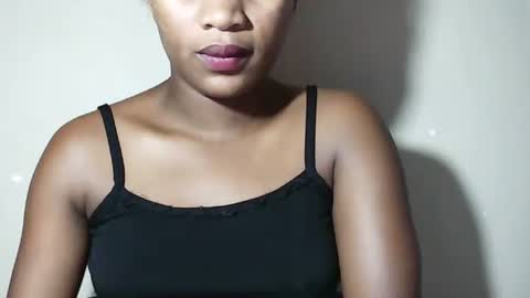Snapshot of lovelylarra chatting on May 14, 2026, 7:59 am lovelylarra online show from May 14, 2026, 7:59 am