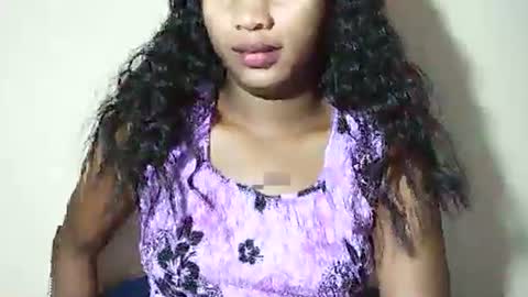 Snapshot of lovelylarra chatting on May 15, 2026, 8:10 am lovelylarra online show from May 15, 2026, 8:10 am