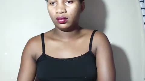 Snapshot of lovelylarra chatting on May 17, 2026, 6:44 am lovelylarra online show from May 17, 2026, 6:44 am
