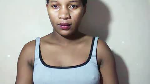 Snapshot of lovelylarra chatting on May 19, 2026, 7:47 am lovelylarra online show from May 19, 2026, 7:47 am