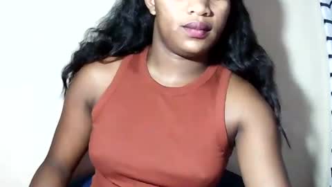 Snapshot of lovelylarra chatting on May 21, 2026, 9:16 am lovelylarra online show from May 21, 2026, 9:16 am