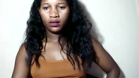 Snapshot of lovelylarra chatting on May 27, 2026, 7:44 pm lovelylarra online show from May 27, 2026, 7:44 pm