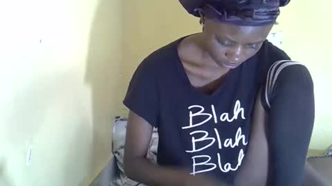 lovelymee2 online show from October 31, 2025, 9:10 am