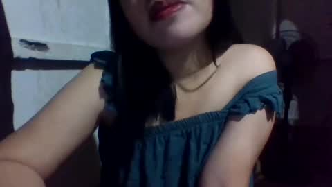 Snapshot of lovelymocha27 chatting on March 5, 2025, 12:33 pm lovelymocha27s online show from March 5, 2025, 12:33 pm