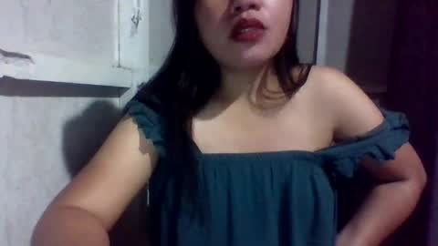 lovelymocha27s online show from November 18, 2025, 6:12 pm
