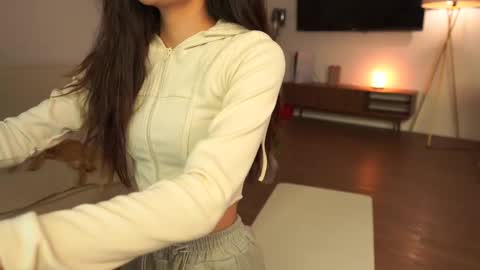 kim online show from October 5, 2025, 2:37 pm