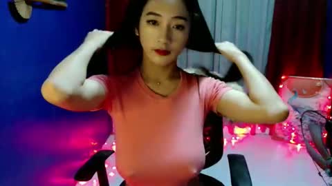 Snapshot of lovelypetite143 chatting on May 17, 2026, 2:02 pm lovelypetite143 online show from May 17, 2026, 2:02 pm