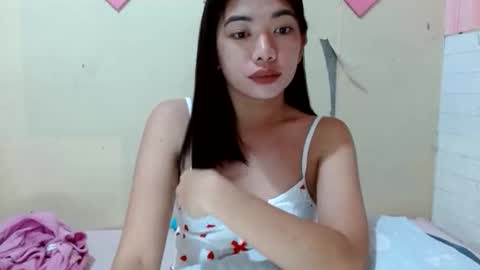 lovelypetitebigcock online show from September 29, 2025, 12:21 pm