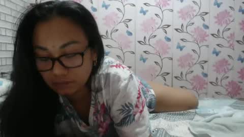 Angelquey online show from December 3, 2024, 9:45 pm