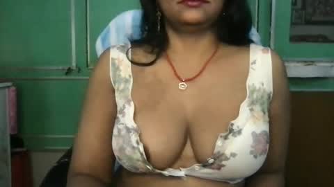 lovelyrose36 online show from June 14, 2026, 2:24 am