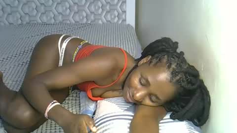 lovelytin online show from October 27, 2025, 7:29 pm