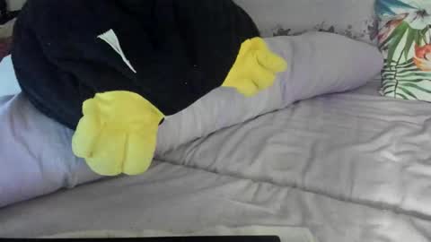 lovelywoman23 online show from November 17, 2025, 6:24 pm