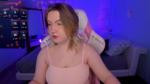 Julia  online show from November 25, 2025, 8:14 am