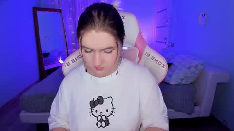 Julia  online show from December 2, 2025, 8:30 am