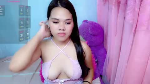 Snapshot of lovelyy_leah chatting on August 1, 2026, 11:53 am lovelyy_leah online show from August 1, 2026, 11:53 am