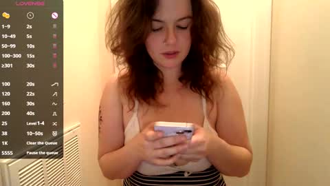 Snapshot of lovemesomemoree chatting on January 18, 2025, 4:04 am Connie online show from January 18, 2025, 4:04 am