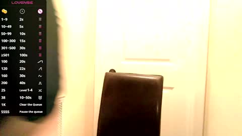 Snapshot of lovemesomemoree chatting on January 30, 2025, 12:06 pm Connie online show from January 30, 2025, 12:06 pm