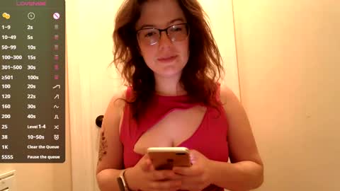 Snapshot of lovemesomemoree chatting on February 6, 2025, 12:37 pm Connie online show from February 6, 2025, 12:37 pm