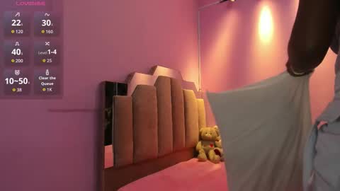 L O V E  online show from December 22, 2025, 12:13 pm