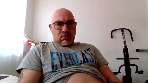 lover010983 online show from March 11, 2025, 8:52 am