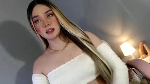 Snapshot of lovers_moon22 chatting on December 23, 2024, 12:03 am lovers moon22 online show from December 23, 2024, 12:03 am