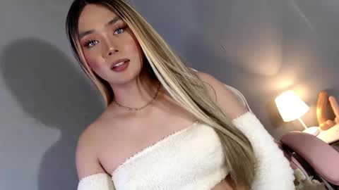 Snapshot of lovers_moon22 chatting on January 6, 2025, 1:42 am lovers moon22 online show from January 6, 2025, 1:42 am