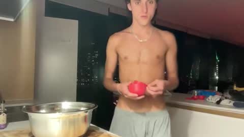 Snapshot of loves_leo chatting on February 4, 2026, 10:32 am Leo Loves online show from February 4, 2026, 10:32 am