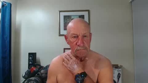 Snapshot of lovesblackazz chatting on February 28, 2025, 10:41 am Lovesblackazz online show from February 28, 2025, 10:41 am