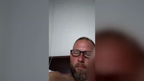Snapshot of loveshead07 chatting on June 19, 2026, 1:32 am loveshead07 online show from June 19, 2026, 1:32 am