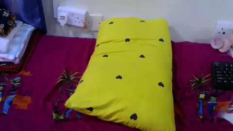 loveslut_ online show from October 9, 2025, 4:38 pm