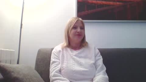 Marlyn online show from December 30, 2024, 7:42 pm