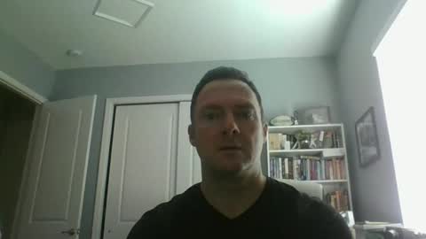 lovethewomen10 online show from December 31, 2024, 3:42 pm