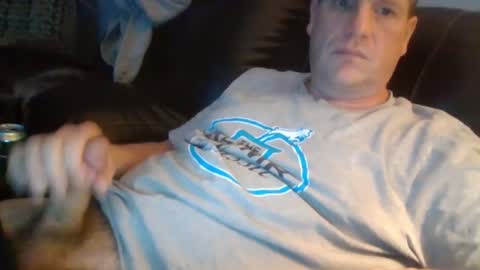 Snapshot of lovetocum37 chatting on February 26, 2025, 4:14 am lovetocum37 online show from February 26, 2025, 4:14 am