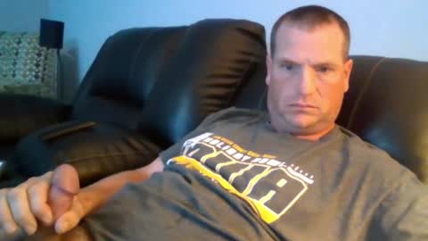 Snapshot of lovetocum37 chatting on September 8, 2025, 3:22 pm lovetocum37 online show from September 8, 2025, 3:22 pm