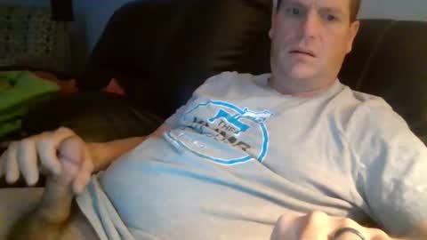 Snapshot of lovetocum37 chatting on November 29, 2025, 6:33 pm lovetocum37 online show from November 29, 2025, 6:33 pm