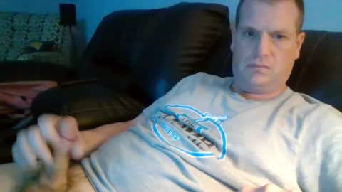 Snapshot of lovetocum37 chatting on April 14, 2026, 2:28 am lovetocum37 online show from April 14, 2026, 2:28 am