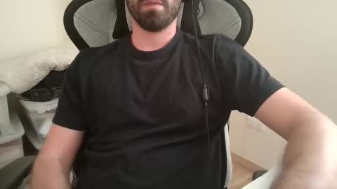 lovetojiz933 online show from April 9, 2026, 6:35 pm