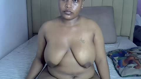 Snapshot of loveydivah chatting on March 16, 2026, 6:17 am loveydivah online show from March 16, 2026, 6:17 am