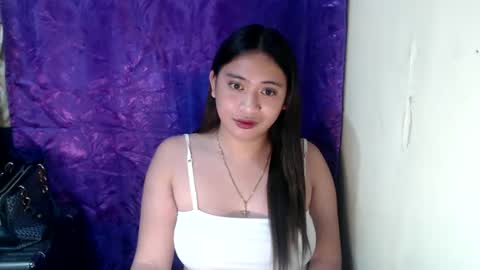 Snapshot of loveyoureign06 chatting on January 10, 2025, 8:04 pm Ryn online show from January 10, 2025, 8:04 pm