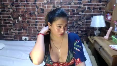 Snapshot of loveyoureign06 chatting on January 12, 2025, 11:26 pm Ryn online show from January 12, 2025, 11:26 pm