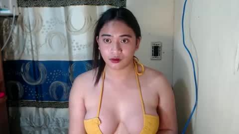 Snapshot of loveyoureign06 chatting on January 22, 2025, 10:05 pm Ryn online show from January 22, 2025, 10:05 pm