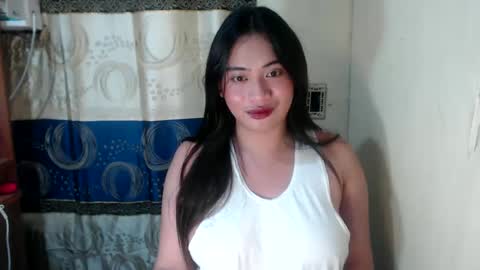 Snapshot of loveyoureign06 chatting on January 24, 2025, 4:27 am Ryn online show from January 24, 2025, 4:27 am