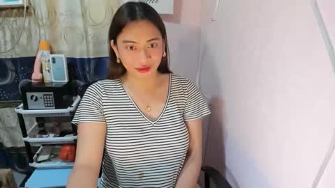 Snapshot of loveyoureign06 chatting on October 16, 2025, 5:08 am Ryn online show from October 16, 2025, 5:08 am