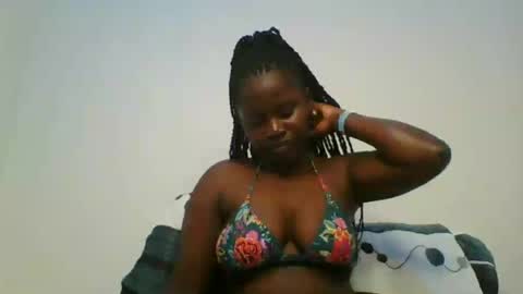 Snapshot of loviett chatting on July 9, 2026, 9:41 pm loviett online show from July 9, 2026, 9:41 pm