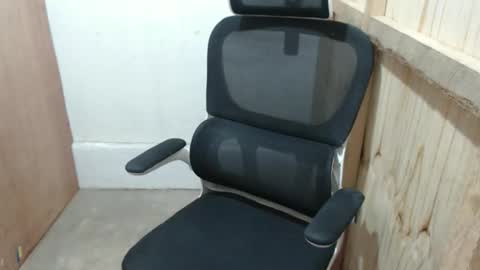 loving_ellah19 online show from November 10, 2025, 1:21 pm