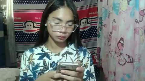 Snapshot of loving_rhean chatting on June 4, 2026, 3:56 am loving_rhean online show from June 4, 2026, 3:56 am
