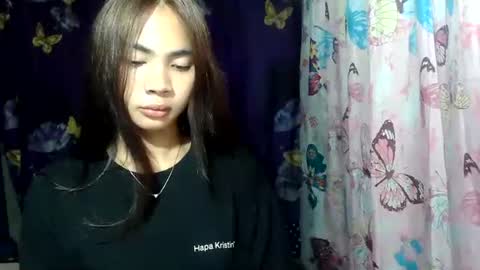 Snapshot of loving_rhean chatting on June 17, 2026, 12:18 pm loving_rhean online show from June 17, 2026, 12:18 pm