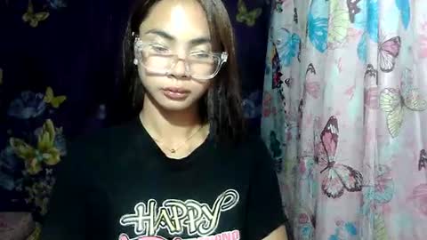 Snapshot of loving_rhean chatting on June 23, 2026, 12:14 pm loving_rhean online show from June 23, 2026, 12:14 pm
