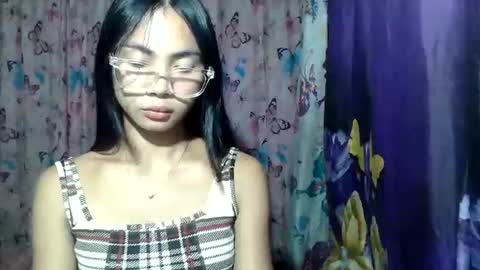 Snapshot of loving_rhean chatting on July 4, 2026, 11:16 am loving_rhean online show from July 4, 2026, 11:16 am